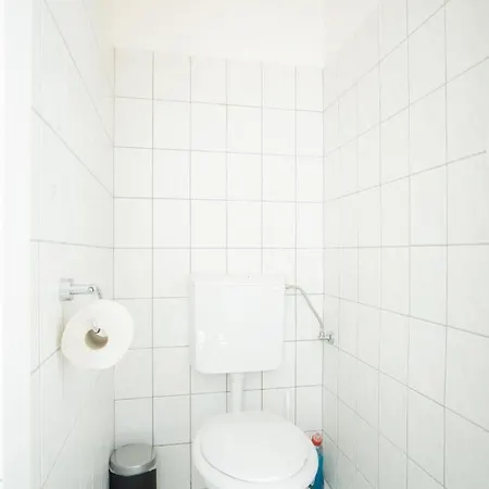 Lovely 2-Bedroom Apartment Next To Praterstern Vienna Exterior photo
