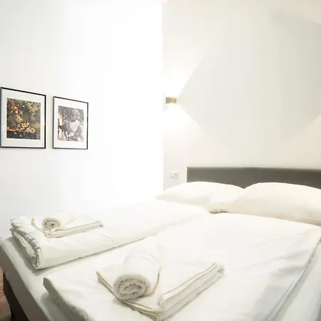 Lovely 2-Bedroom Apartment Next To Praterstern Vienna Exterior photo